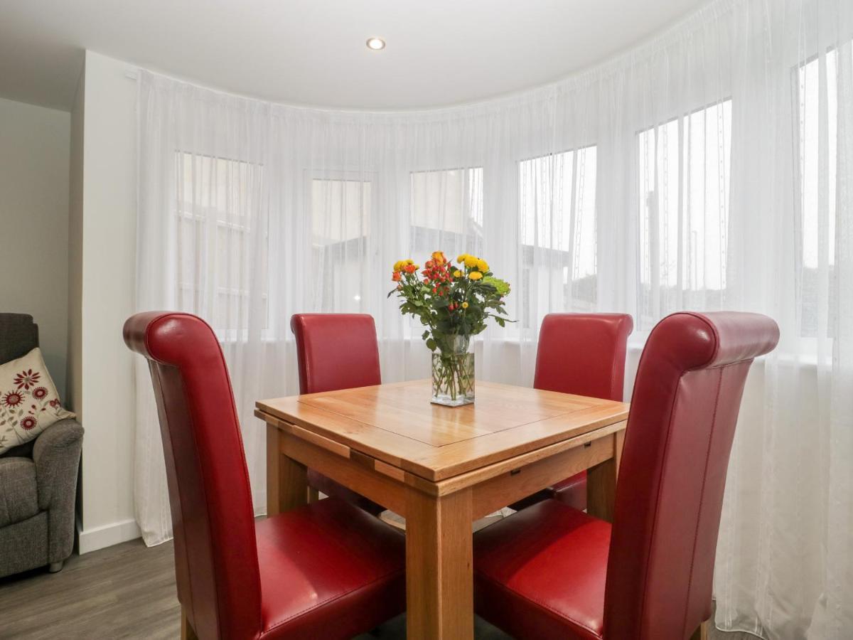 Flat 2, 38 Preston Road Apartment Weymouth Bagian luar foto